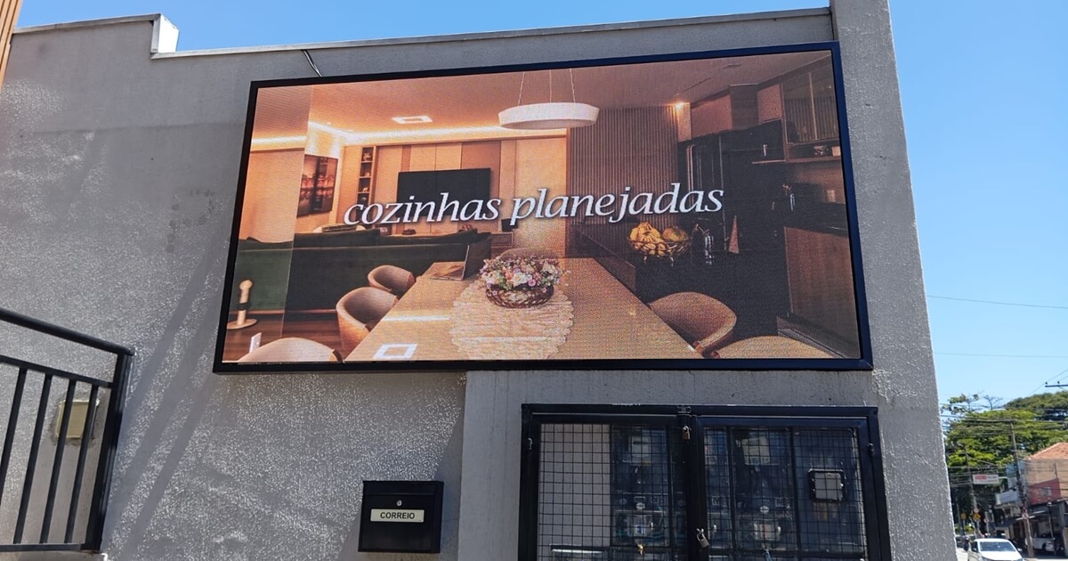 Como os Painéis de LED Valorizam a Imagem da Sua Empresa aos Olhos dos Clientes