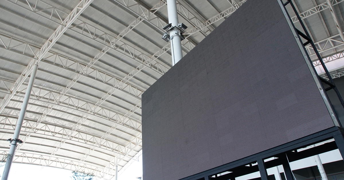 Por que investir em painéis de LED para sua empresa?